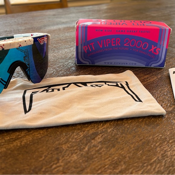 Pit Viper Merika XS sunglasses 🕶️ - Picture 6 of 7